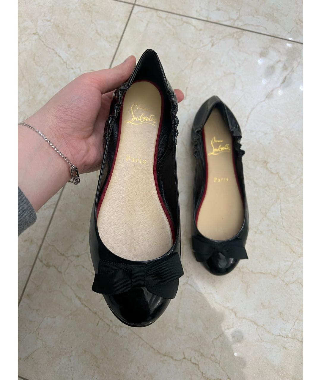 CHRISTIAN LOUBOUTIN Черные балетки из лакированной кожи, фото 2