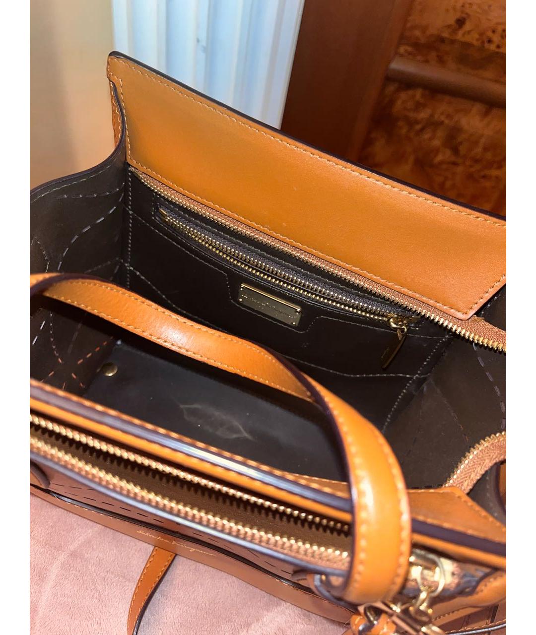 SALVATORE FERRAGAMO Оранжевая кожаная сумка с короткими ручками, фото 6