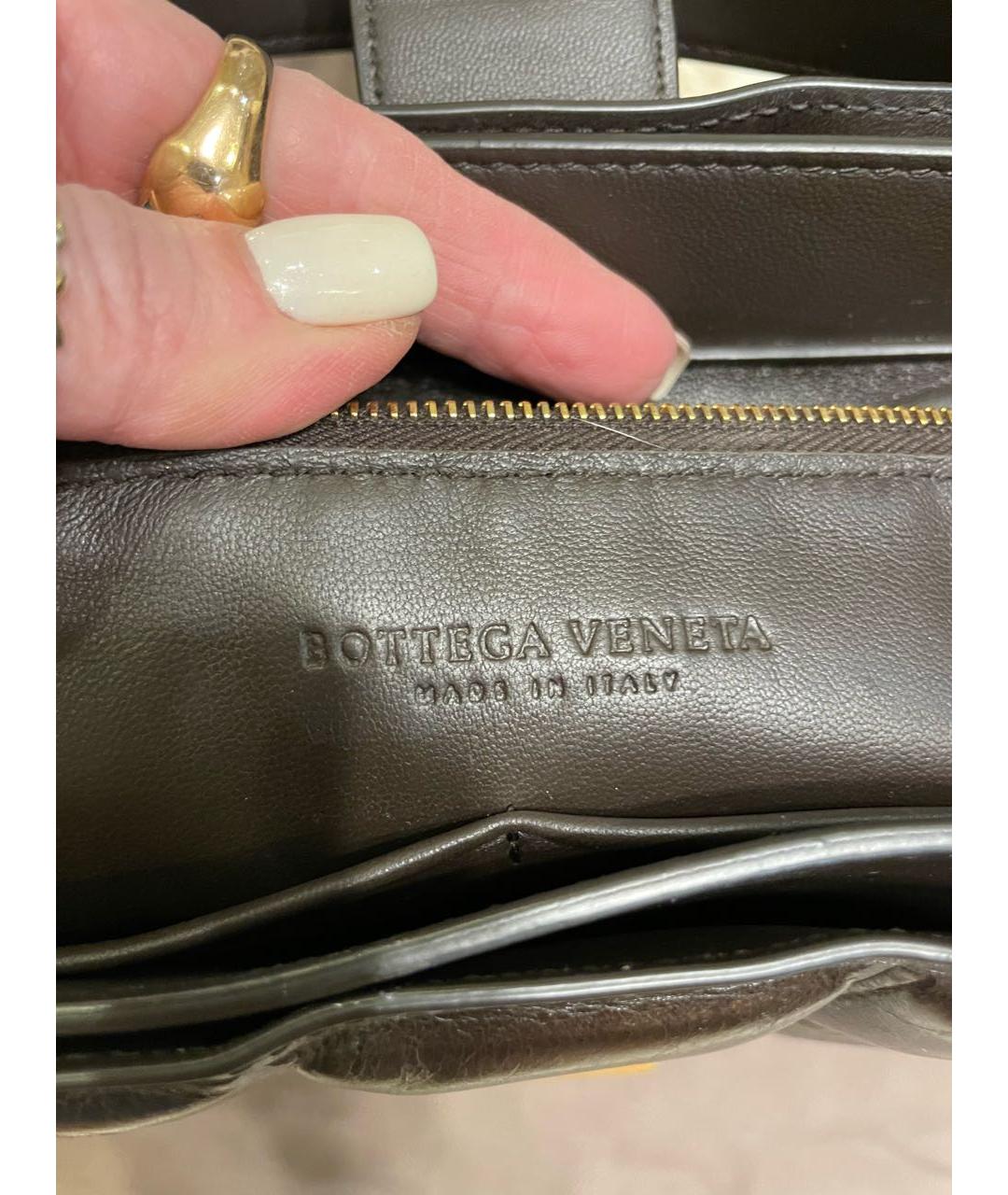 BOTTEGA VENETA Коричневая кожаная сумка с короткими ручками, фото 5