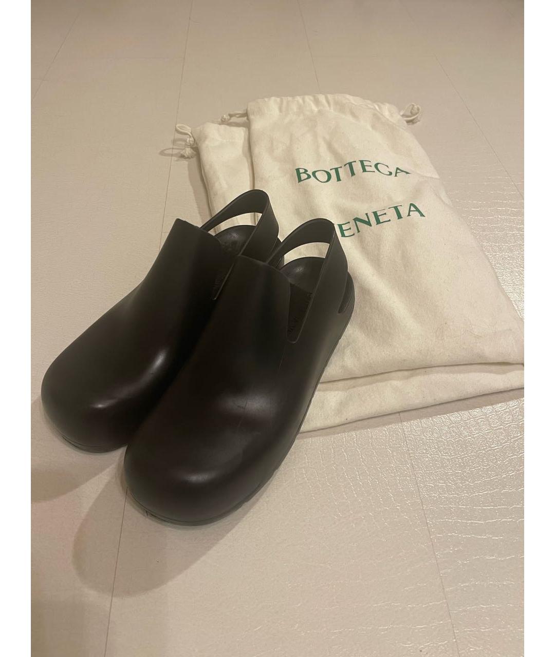 BOTTEGA VENETA Черные резиновые сабо, фото 2