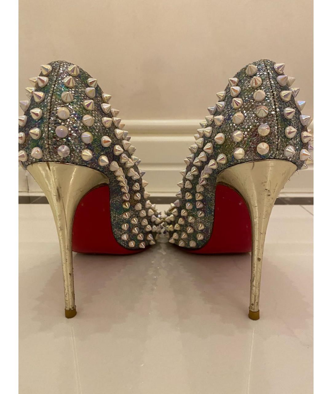 CHRISTIAN LOUBOUTIN Серебряные туфли из искусственной кожи, фото 4