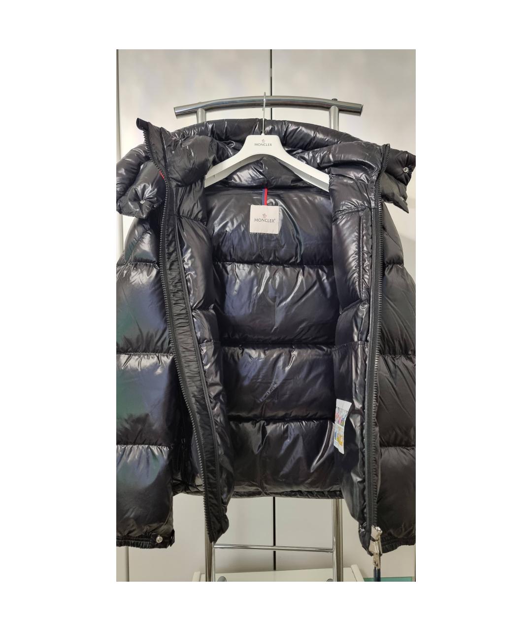 Inside hot sale moncler jacket