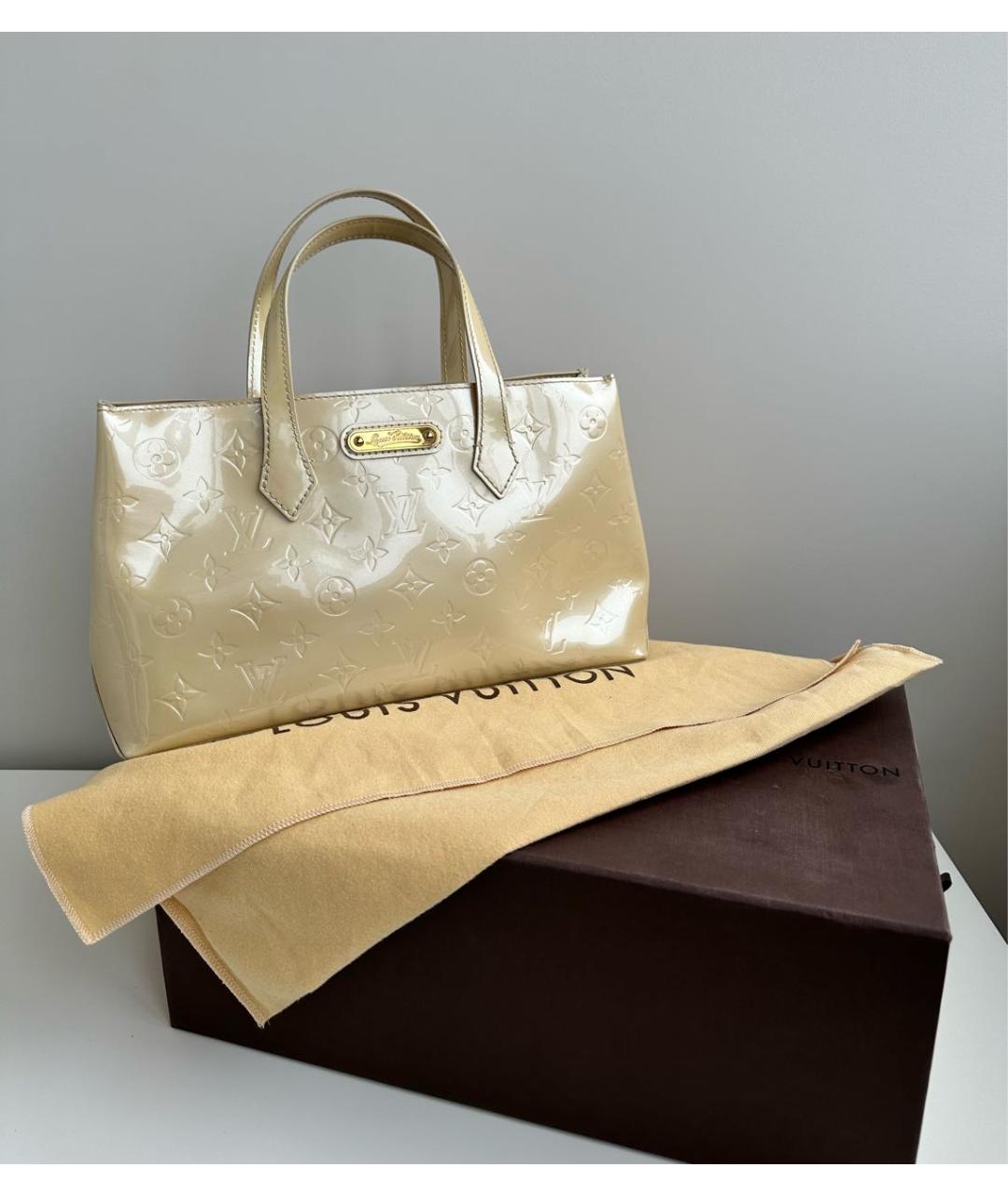 LOUIS VUITTON Бежевая сумка тоут из лакированной кожи, фото 5
