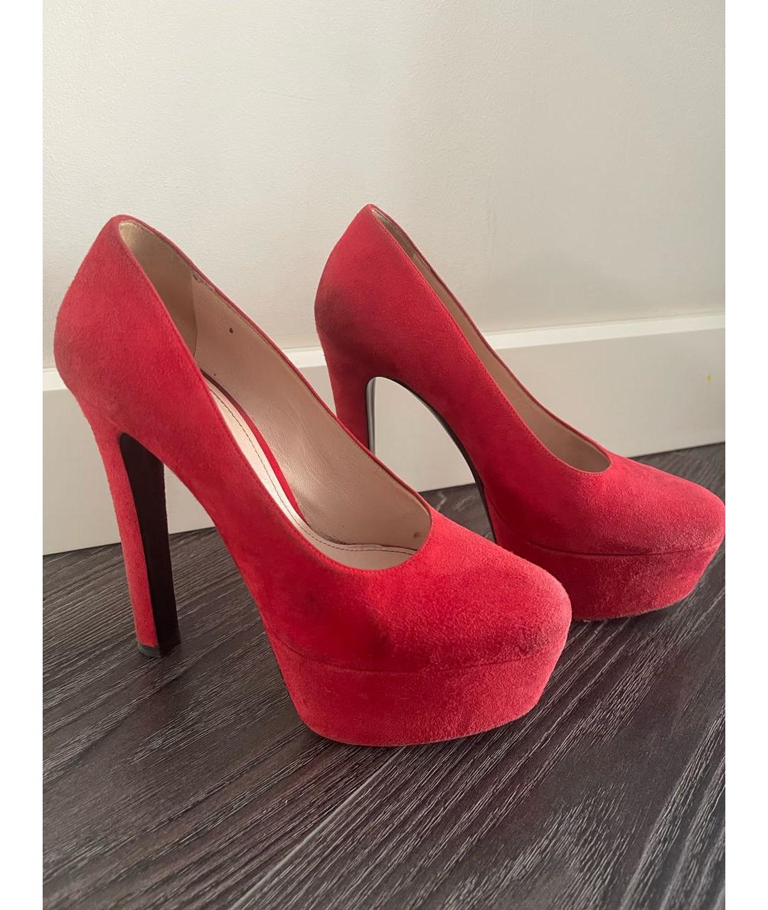 MIU MIU Красные замшевые туфли, фото 6