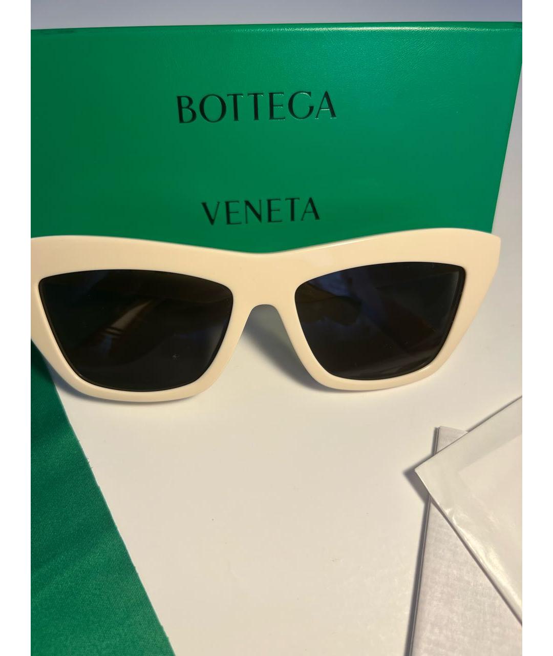 BOTTEGA VENETA Белые пластиковые солнцезащитные очки, фото 4