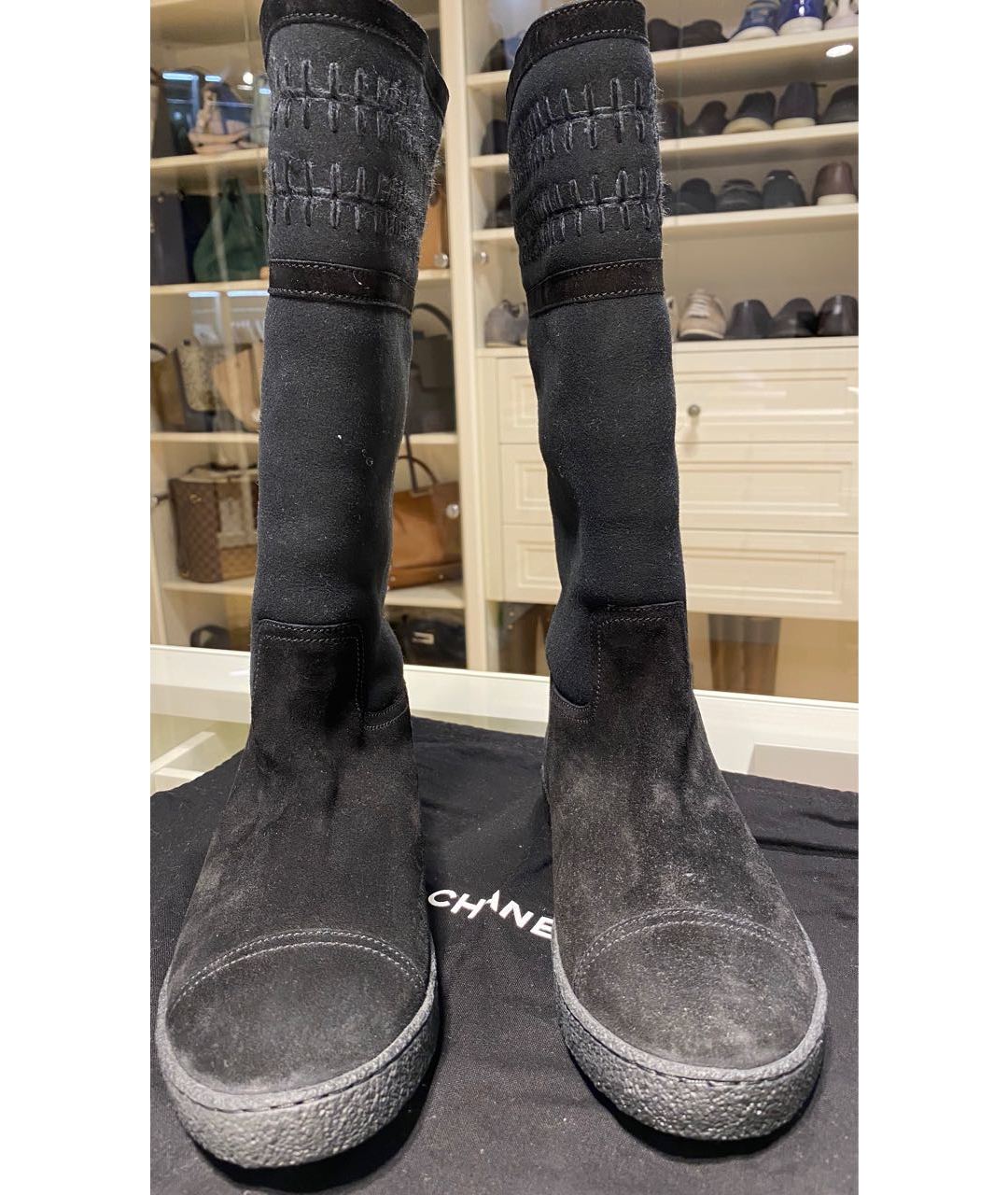 CHANEL PRE-OWNED Черные замшевые ботинки, фото 2