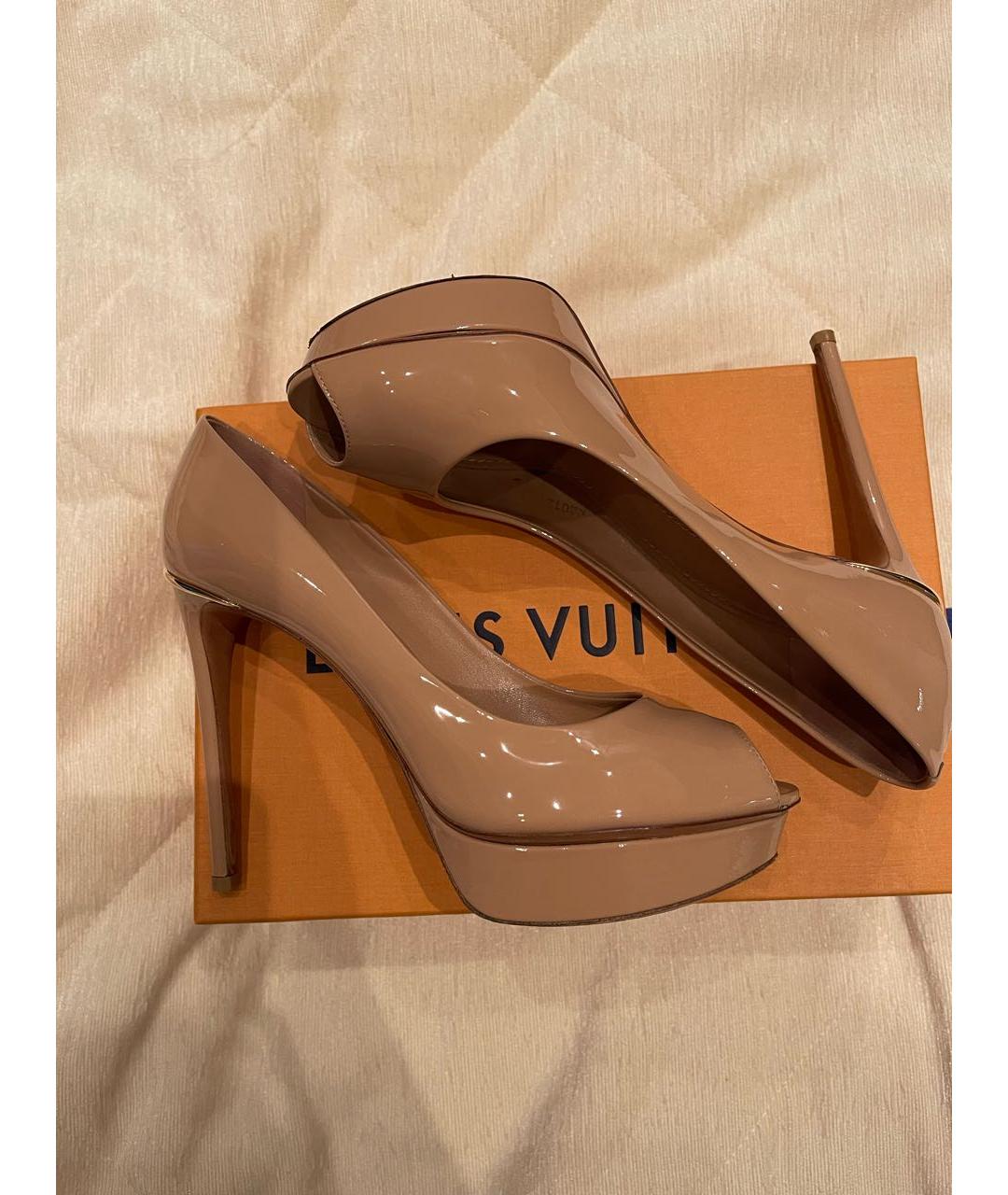 LOUIS VUITTON Бежевые неопреновые туфли, фото 2