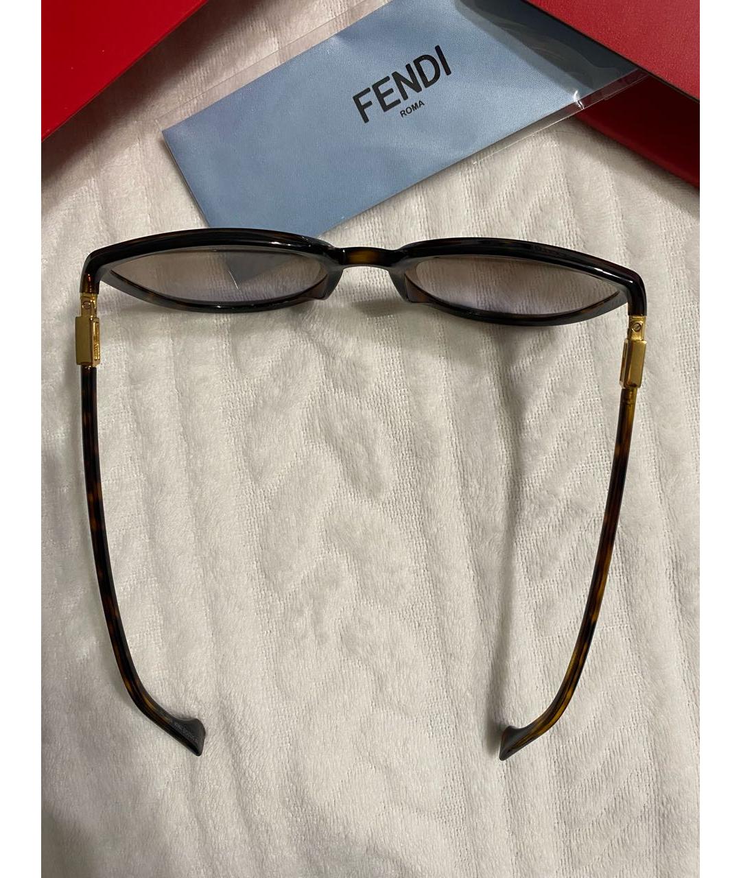 FENDI Коричневые пластиковые солнцезащитные очки, фото 5