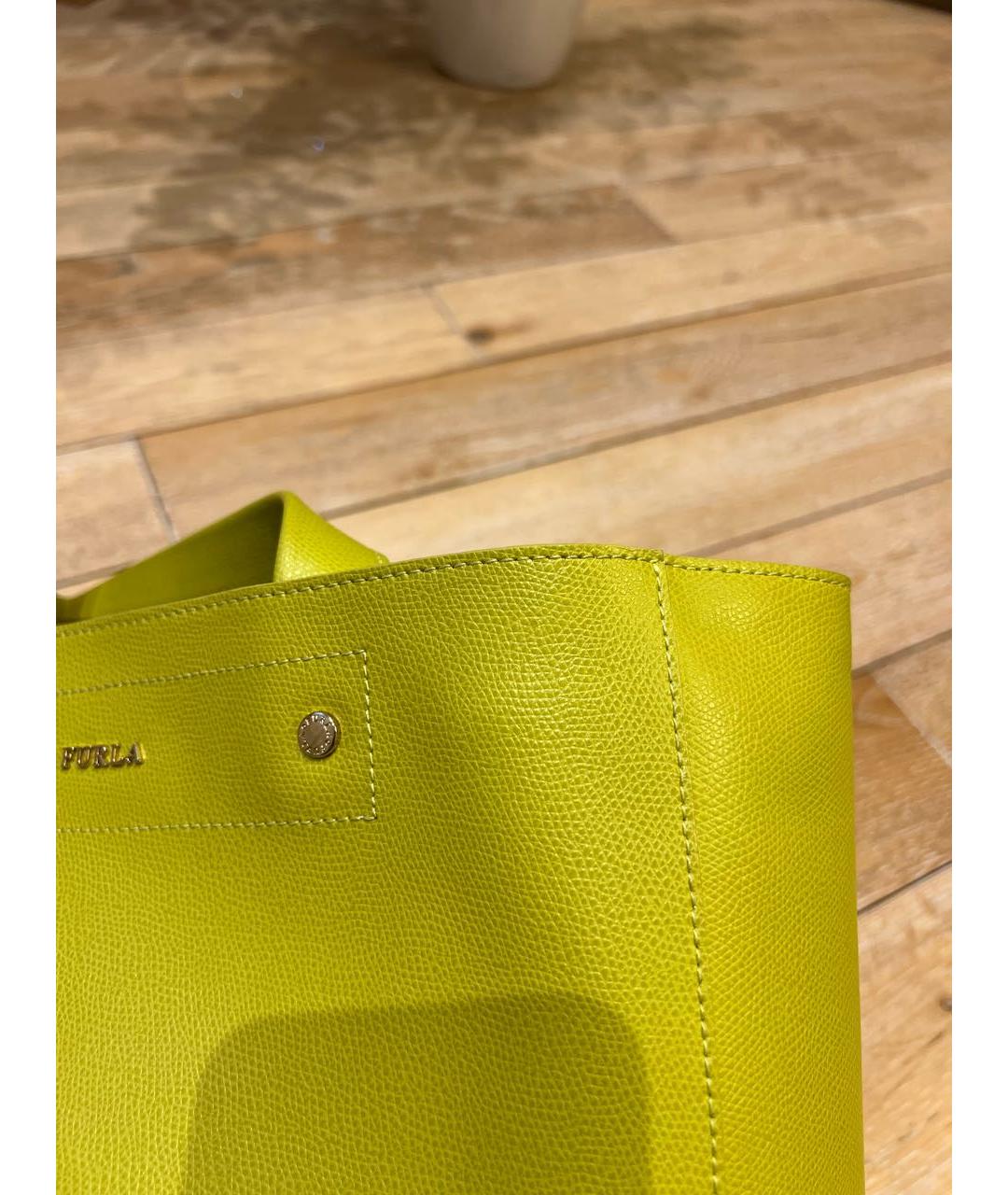 FURLA Желтая кожаная сумка с короткими ручками, фото 5