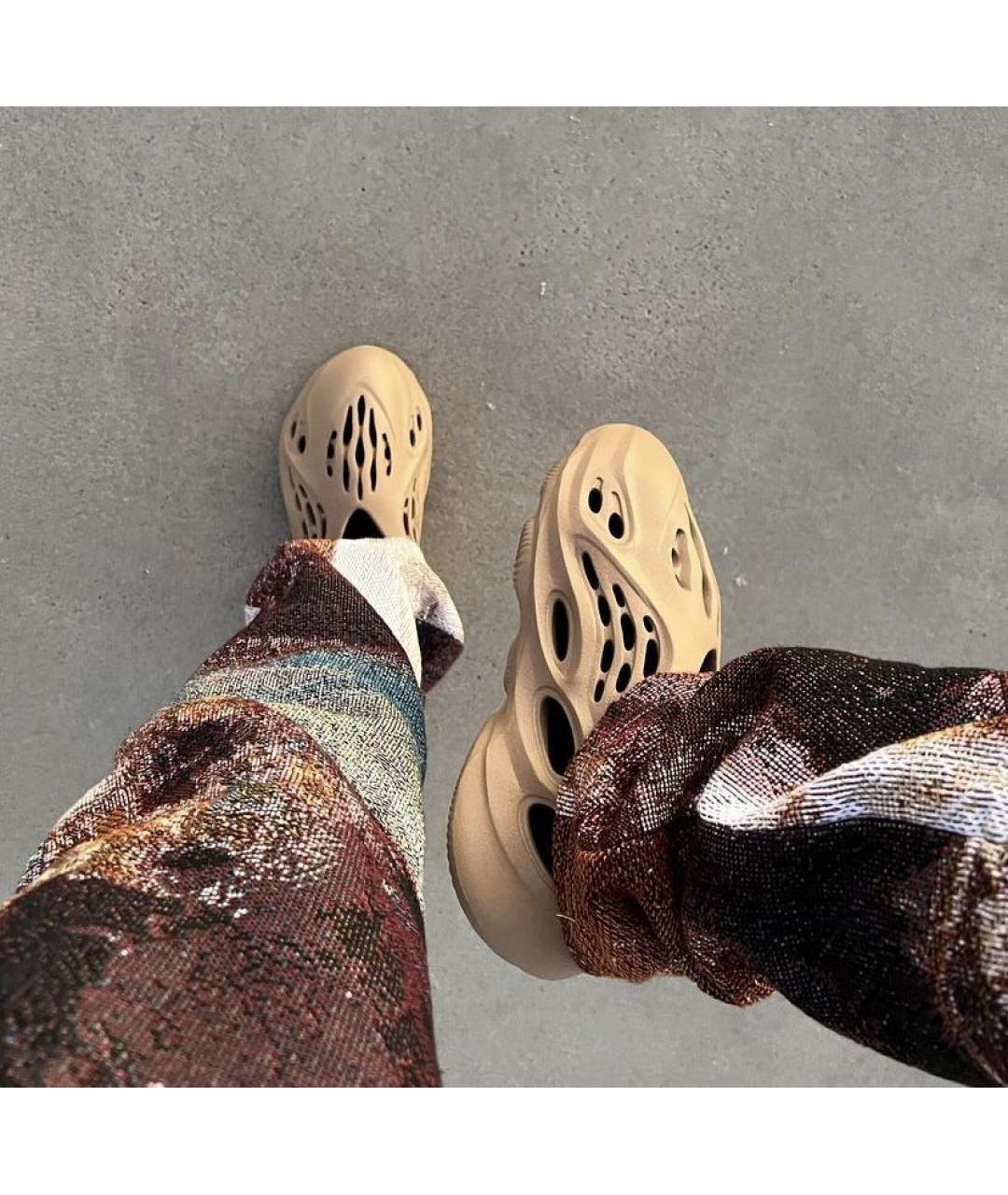 ADIDAS YEEZY Бежевые резиновые шлепанцы, фото 5