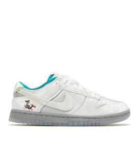 

Кроссовки NIKE