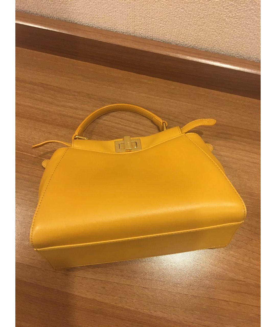 FENDI Желтая кожаная сумка тоут, фото 3