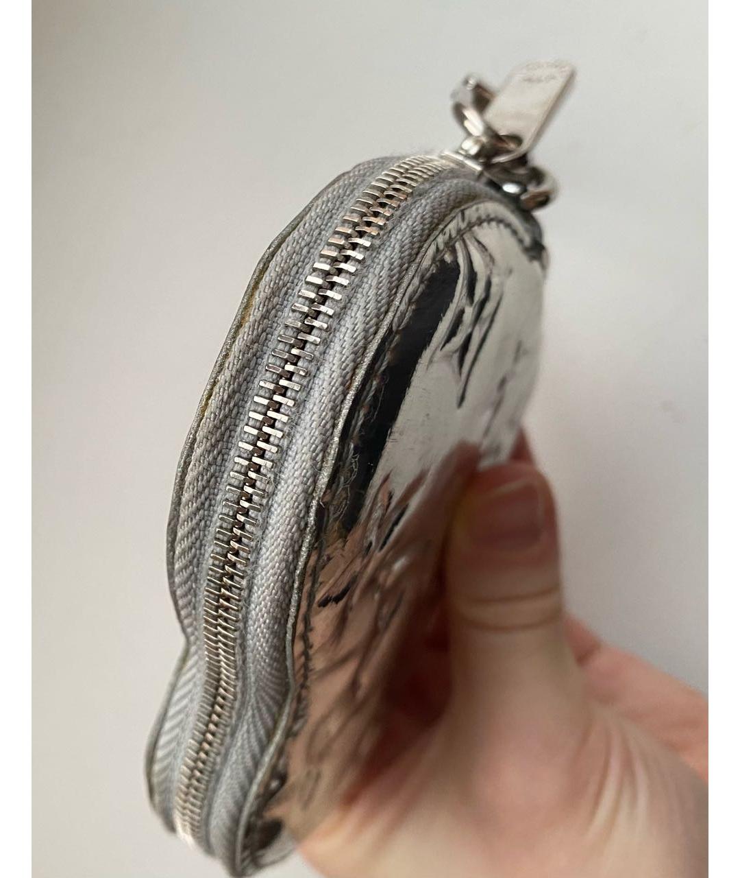 LOUIS VUITTON PRE-OWNED Серебрянный кошелек из лакированной кожи, фото 3