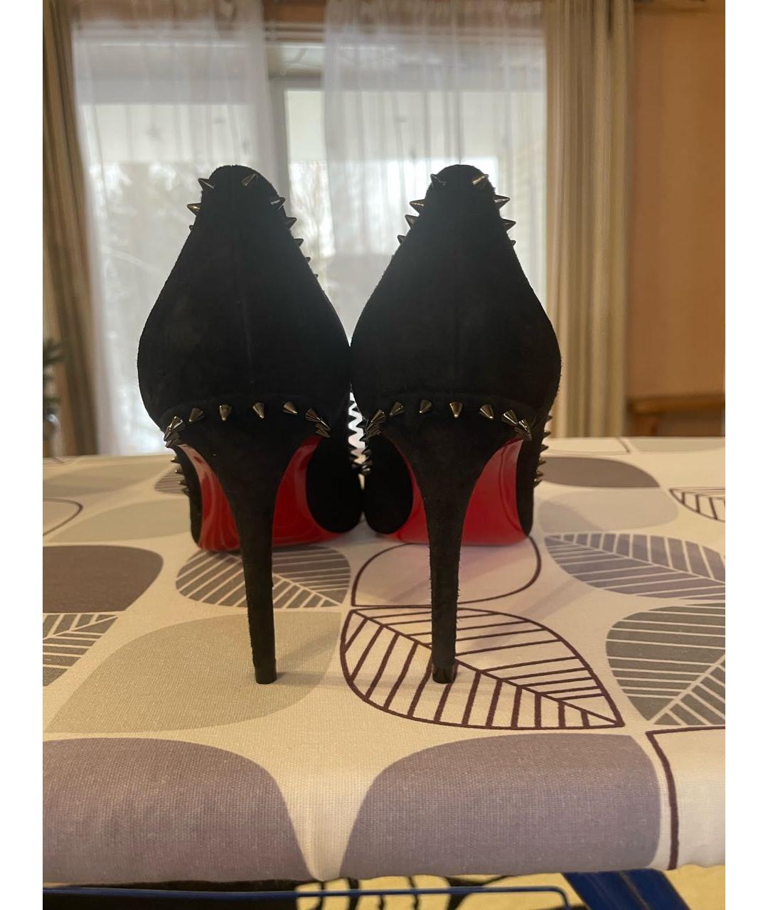 CHRISTIAN LOUBOUTIN Черные замшевые туфли, фото 4