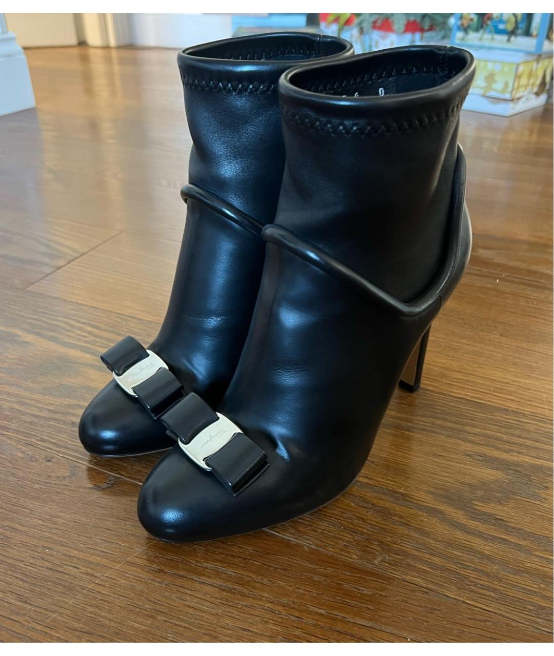 FERRAGAMO Черные кожаные ботильоны, фото 3