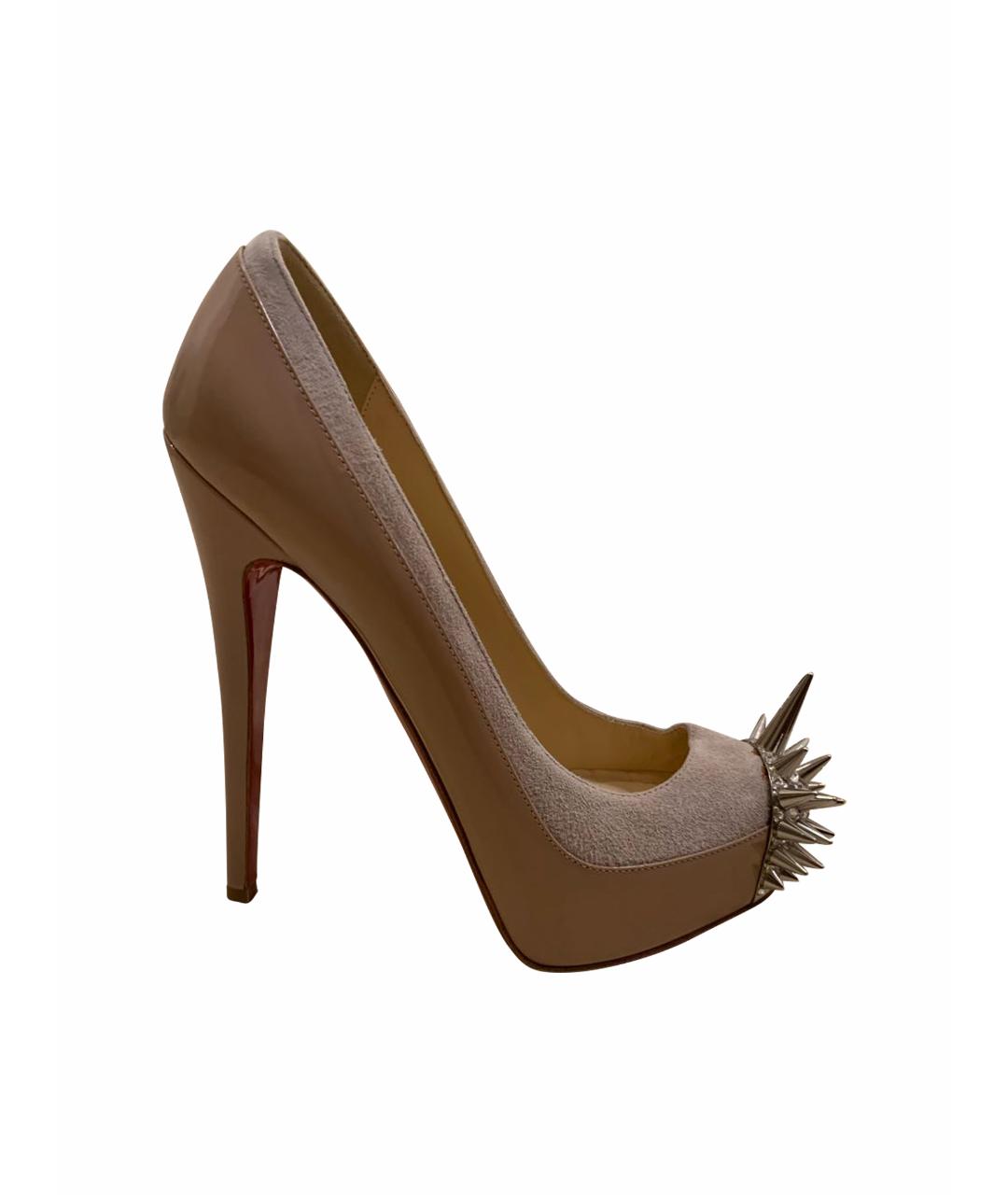 CHRISTIAN LOUBOUTIN Бежевые туфли из лакированной кожи, фото 1