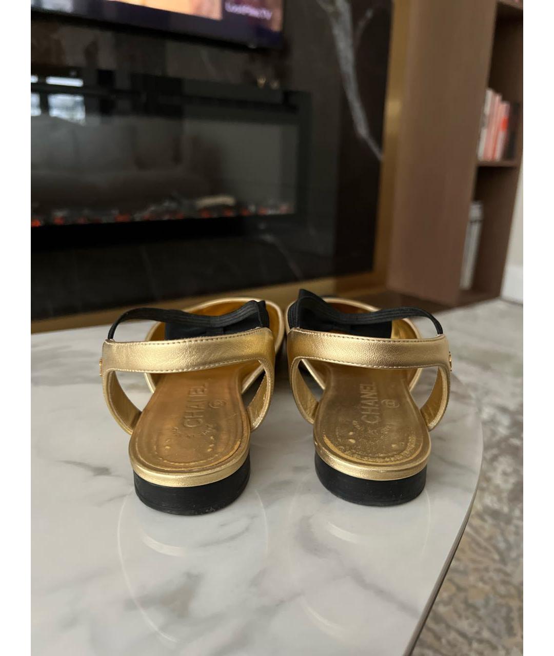 CHANEL PRE-OWNED Золотые кожаные лодочки на низком каблуке, фото 4
