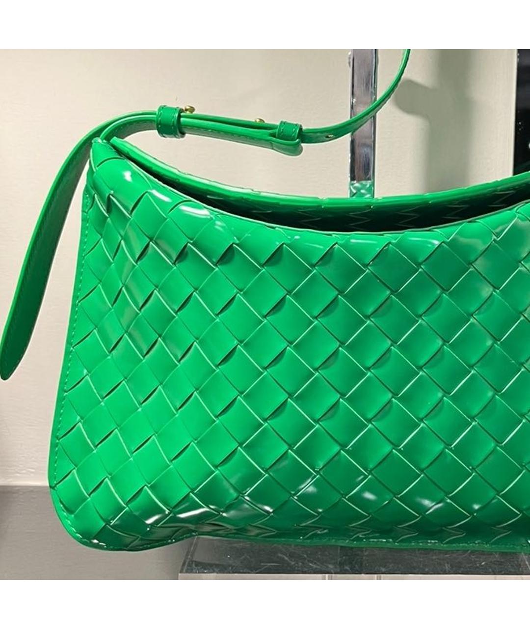 BOTTEGA VENETA Зеленая сумка через плечо из лакированной кожи, фото 2
