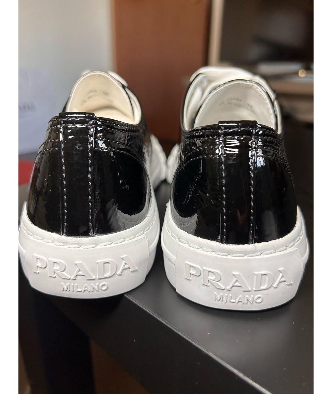 PRADA Черные кеды из лакированной кожи, фото 3