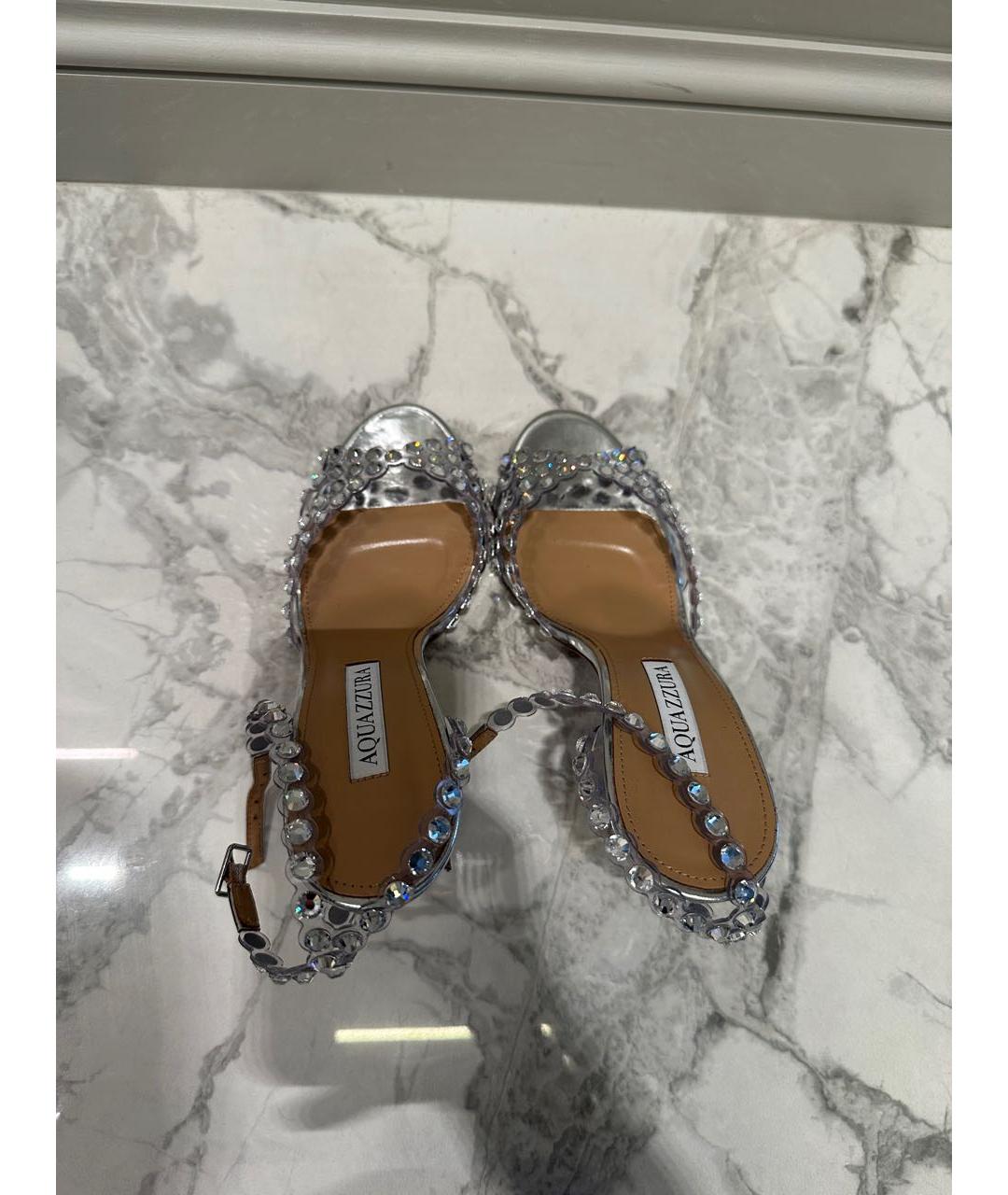 AQUAZZURA Серебряные босоножки из лакированной кожи, фото 2