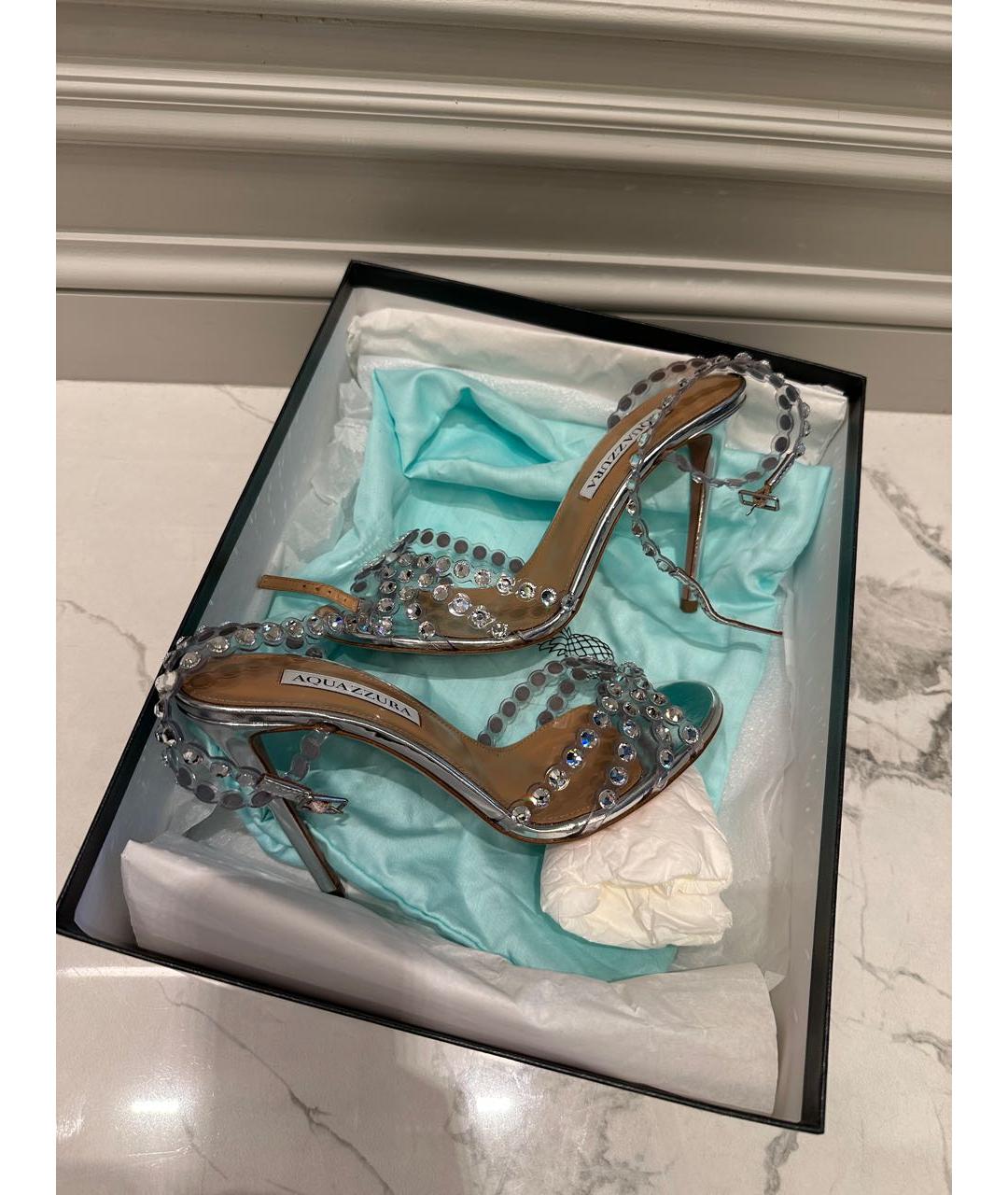 AQUAZZURA Серебряные босоножки из лакированной кожи, фото 4