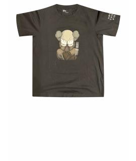 

Футболка KAWS
