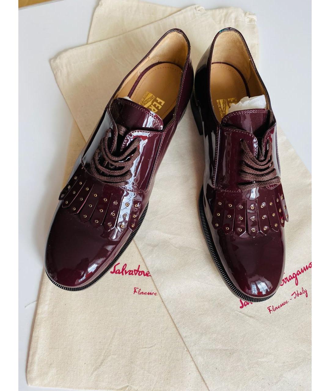 FERRAGAMO Бордовые ботинки из лакированной кожи, фото 3
