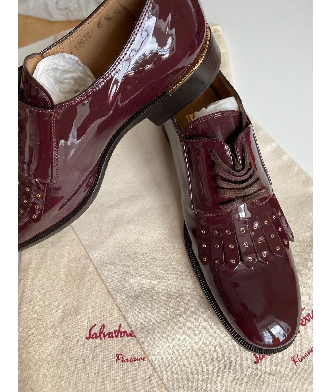 FERRAGAMO Бордовые ботинки из лакированной кожи, фото 4