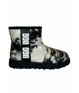 

Ботинки UGG AUSTRALIA