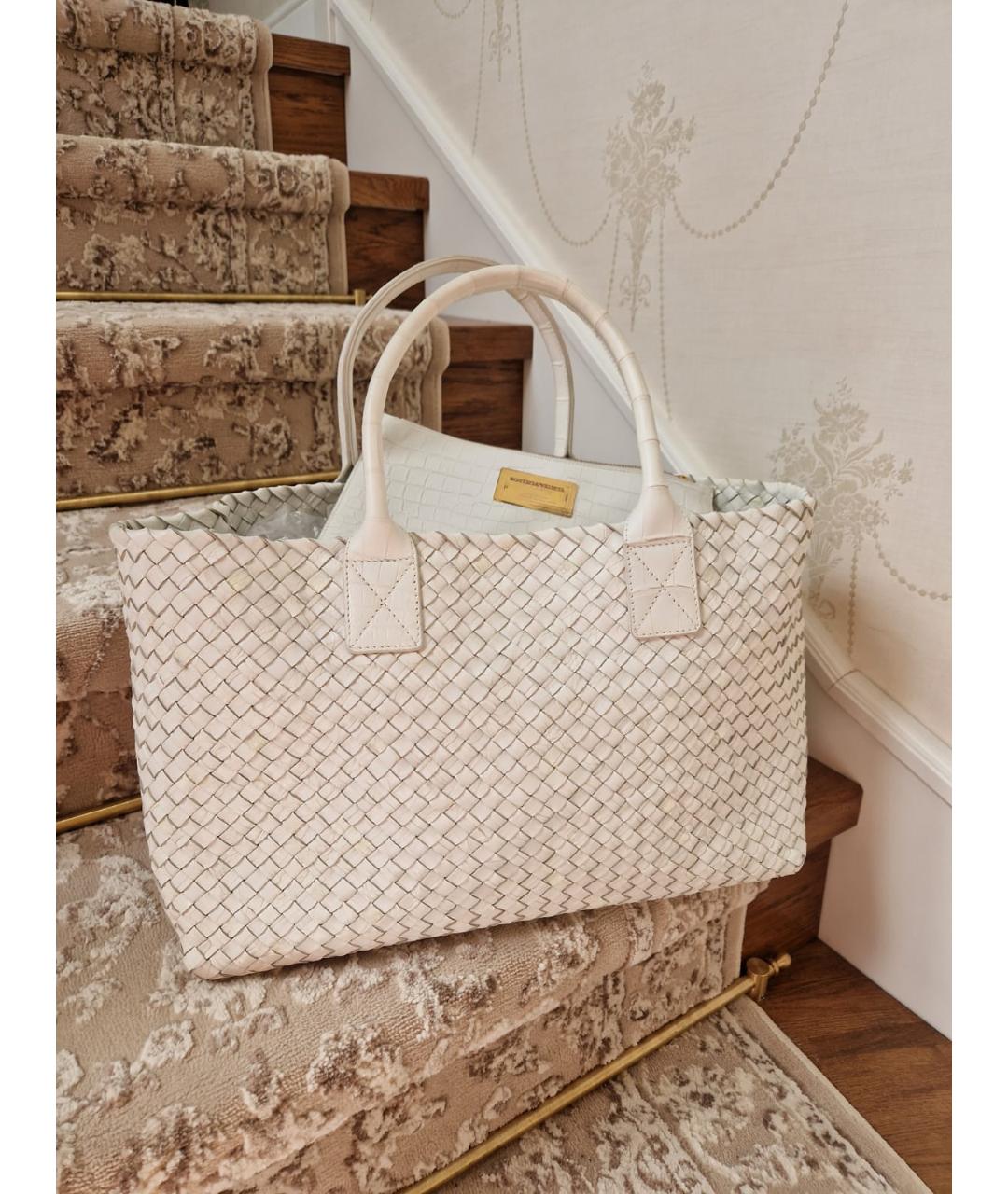 BOTTEGA VENETA Белая сумка тоут из экзотической кожи, фото 10