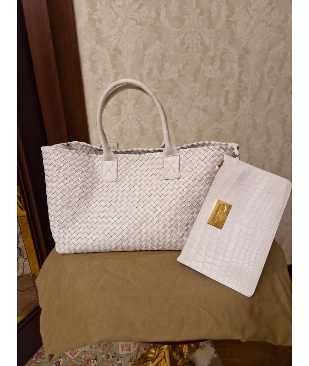 BOTTEGA VENETA Белая сумка тоут из экзотической кожи, фото 3