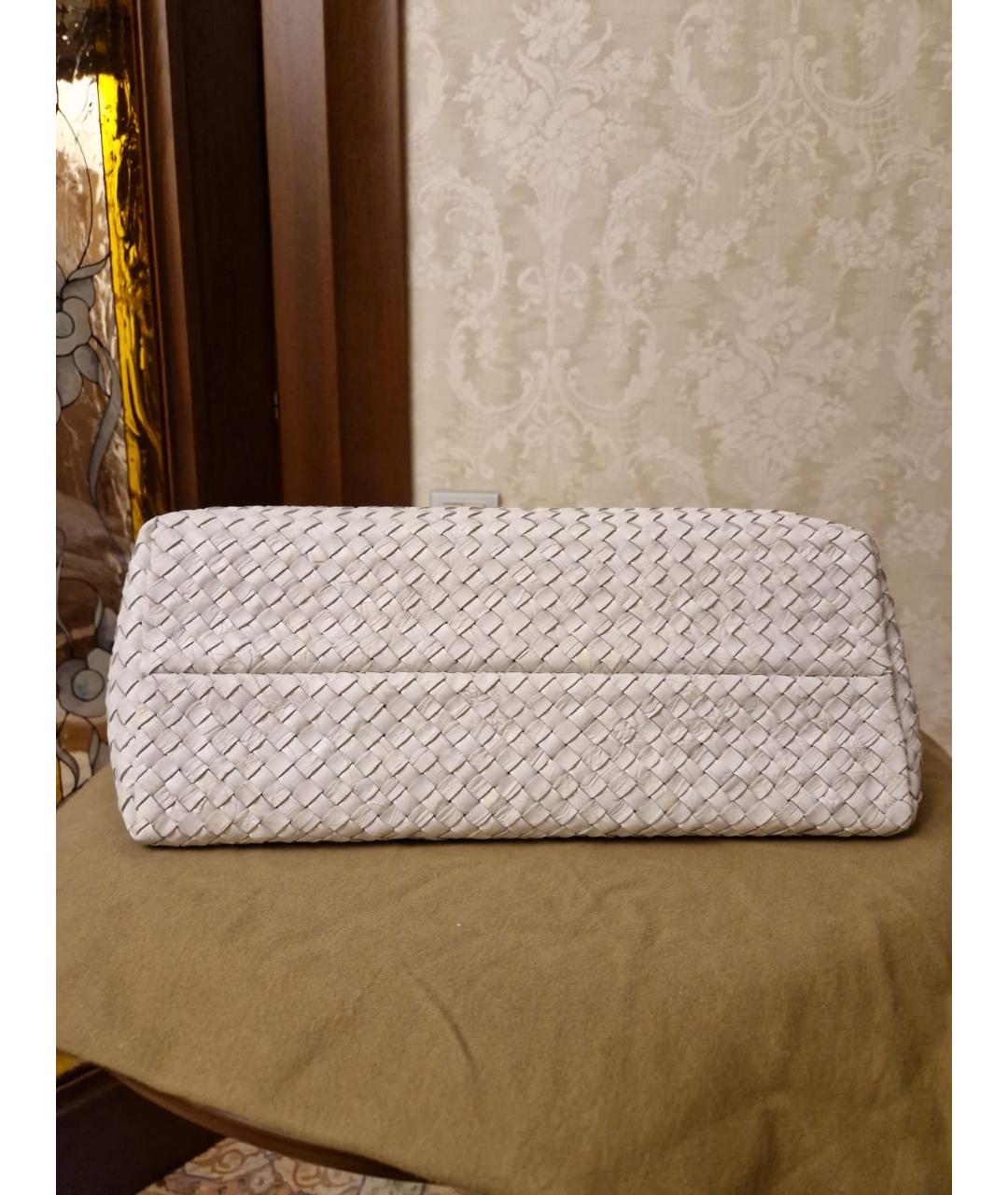 BOTTEGA VENETA Белая сумка тоут из экзотической кожи, фото 7