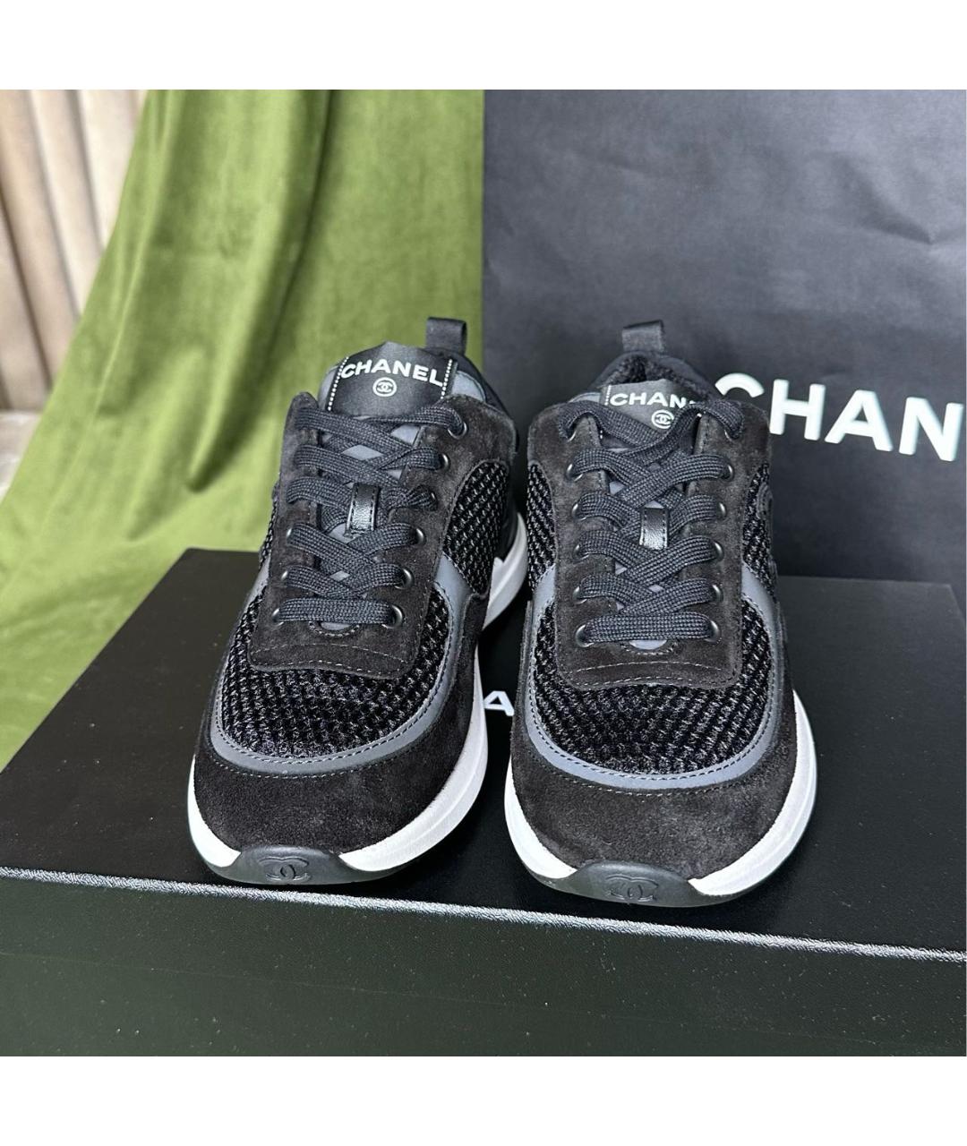 CHANEL PRE-OWNED Черные замшевые кроссовки, фото 2