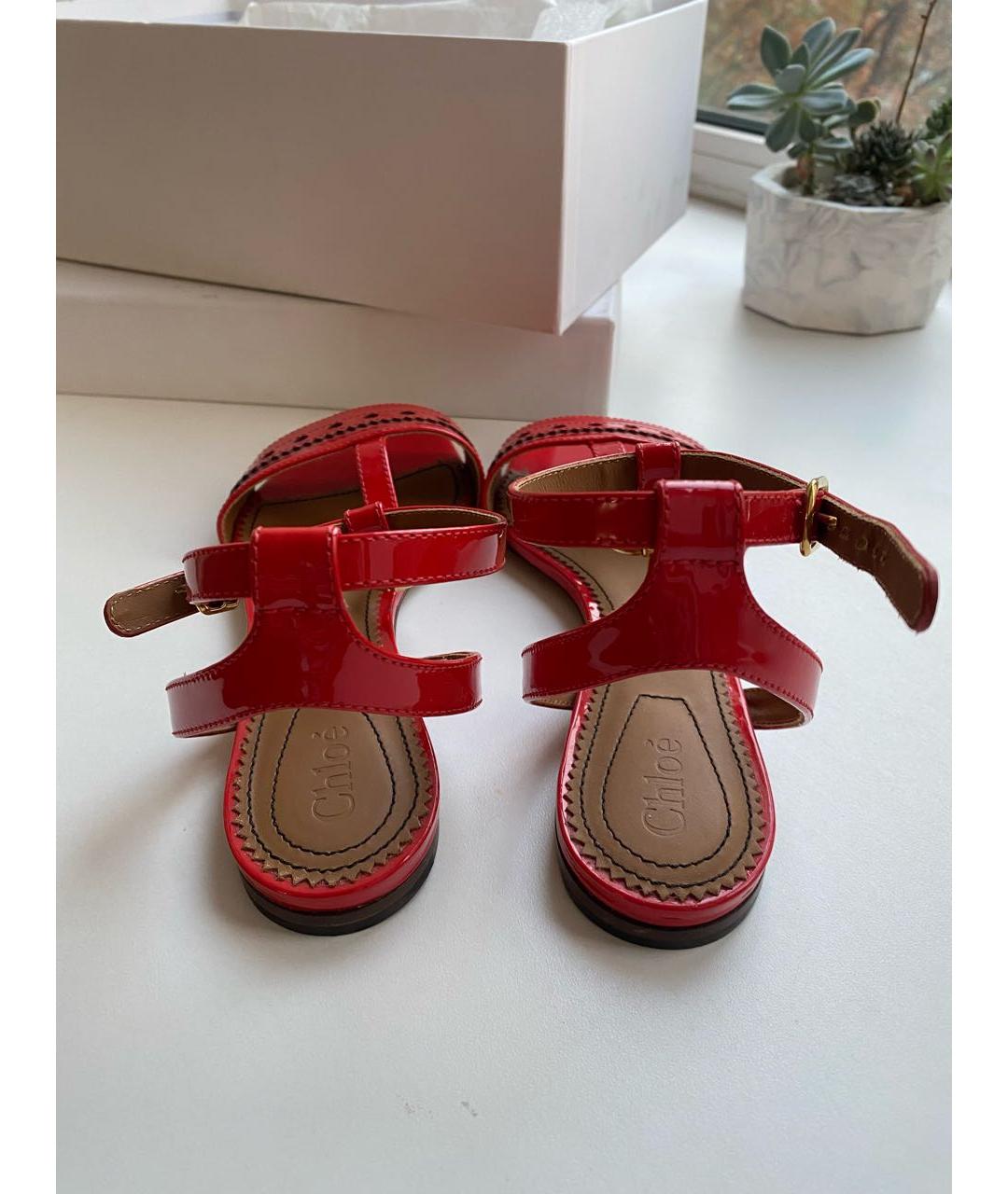 CHLOE Красные сандалии из лакированной кожи, фото 4