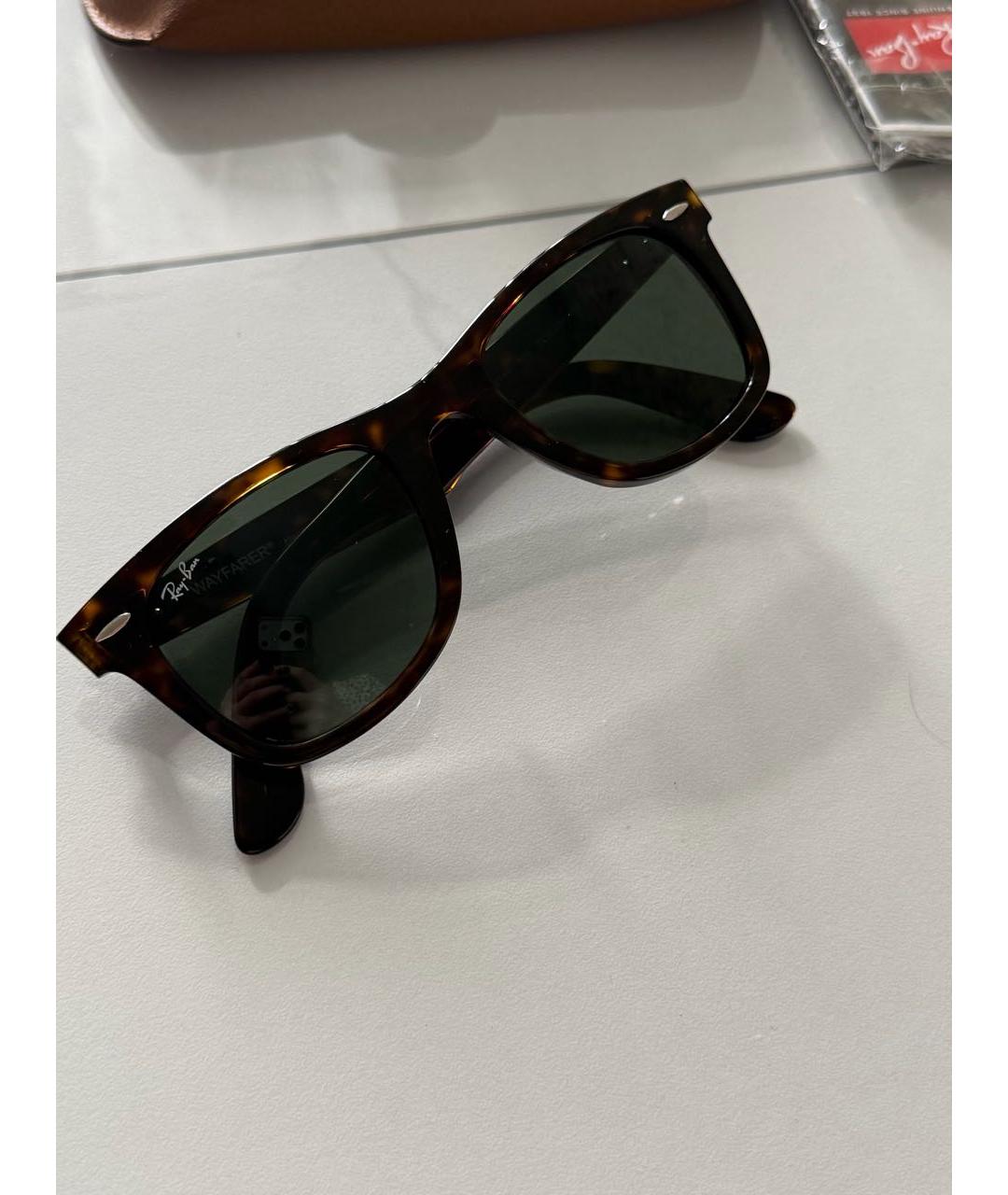 RAY BAN Коричневые пластиковые солнцезащитные очки, фото 2