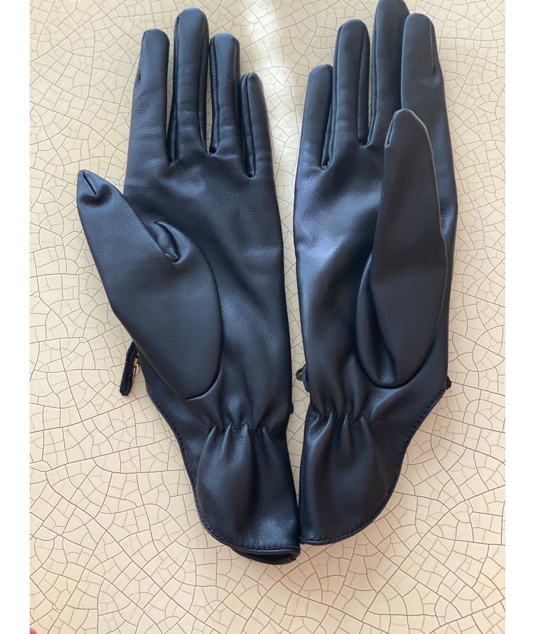 ELISABETTA FRANCHI Черные кожаные перчатки, фото 2