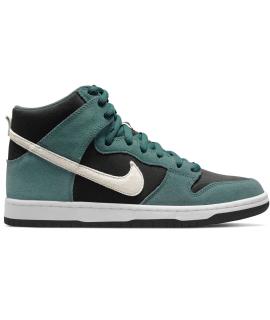 

Высокие кроссовки / кеды NIKE