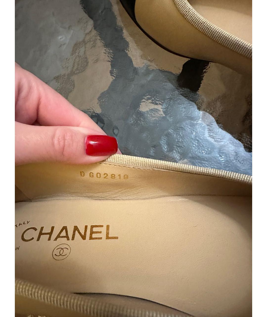 CHANEL Бежевые кожаные балетки, фото 5