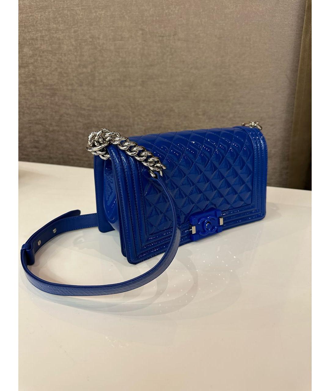 CHANEL Синяя сумка через плечо из лакированной кожи, фото 6