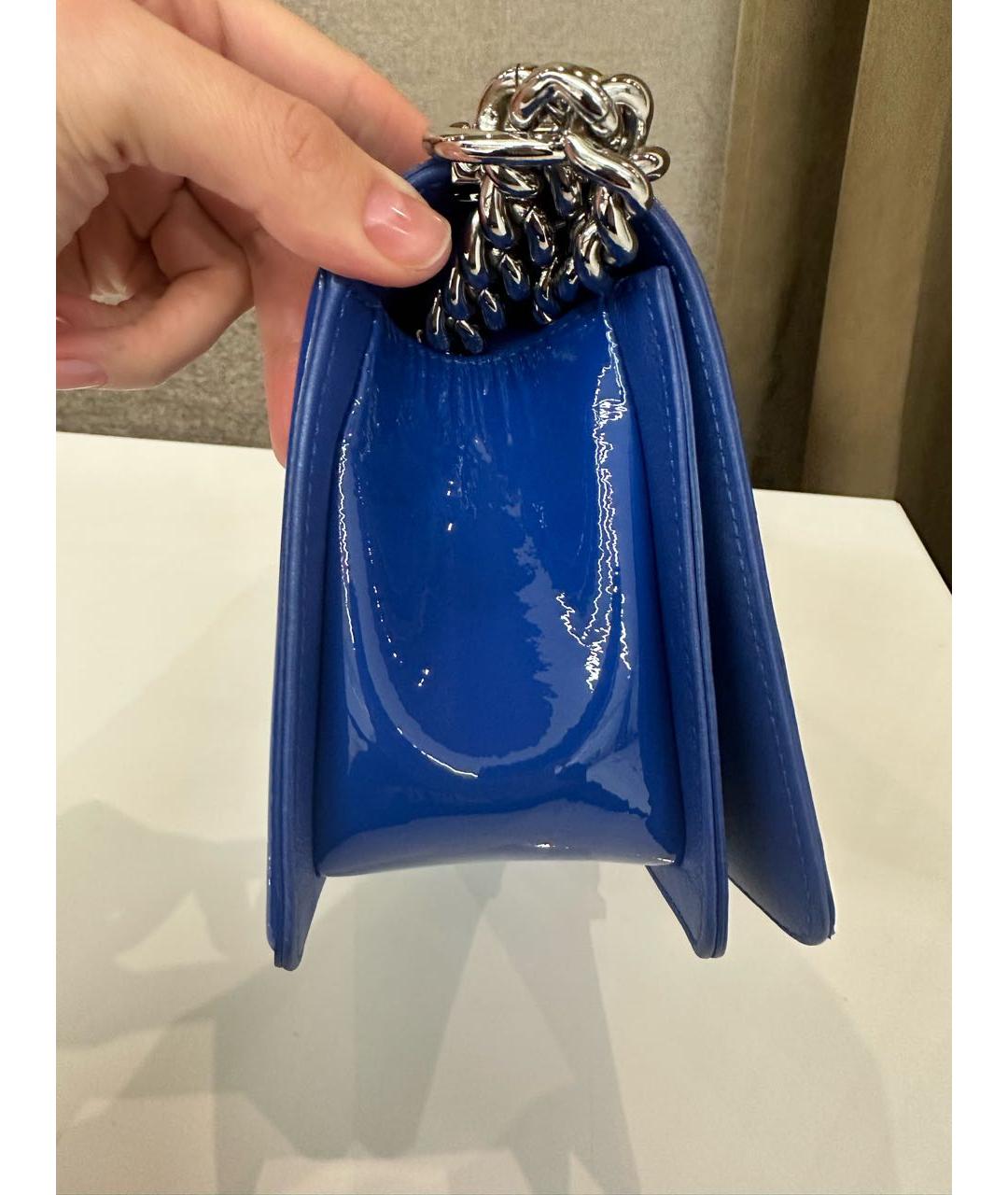 CHANEL Синяя сумка через плечо из лакированной кожи, фото 2