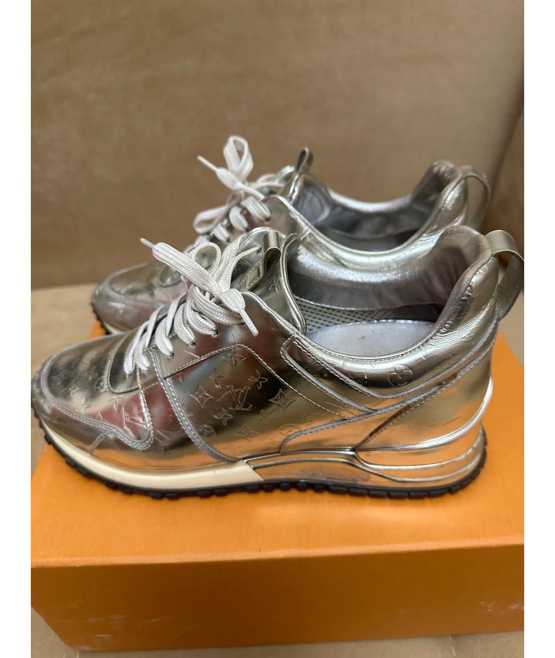 LOUIS VUITTON PRE-OWNED Серебряные кроссовки, фото 3