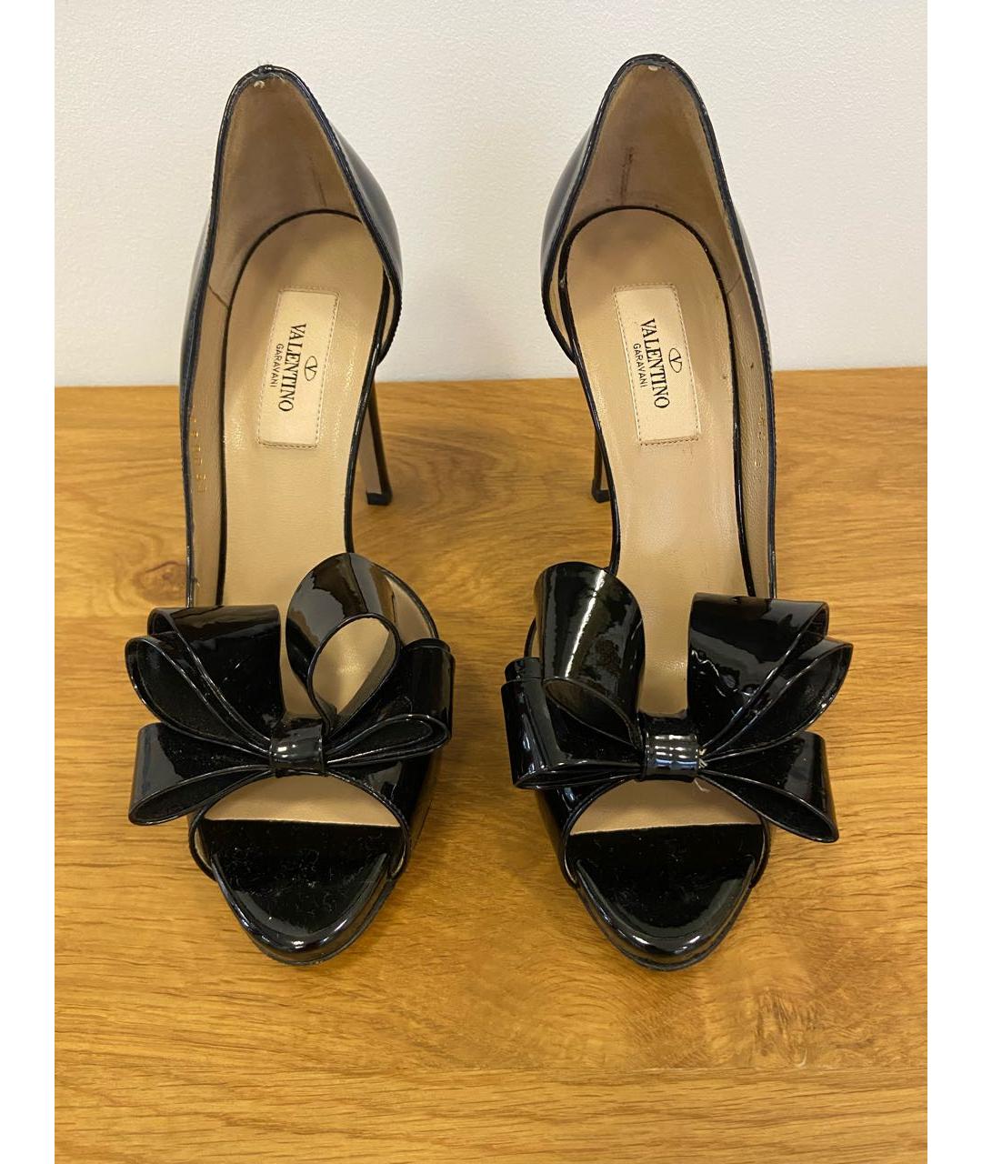 VALENTINO Черные туфли из лакированной кожи, фото 2