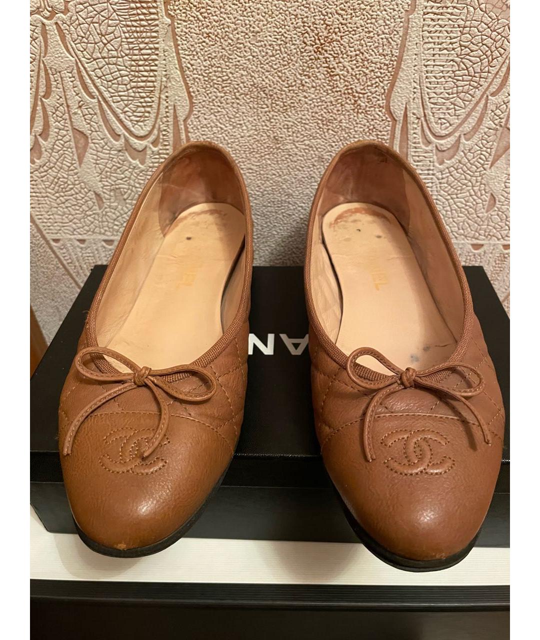 CHANEL Коричневые кожаные балетки, фото 3