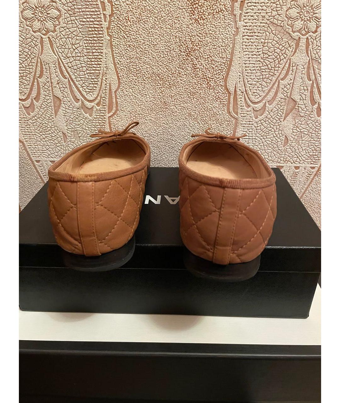 CHANEL Коричневые кожаные балетки, фото 4
