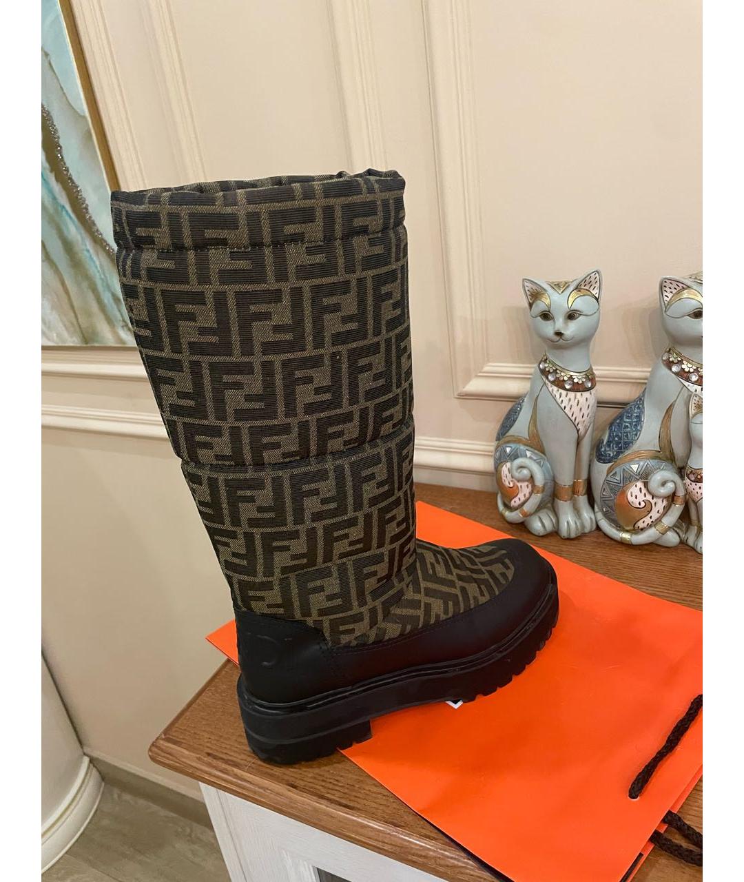 Fendi cheap logo boots