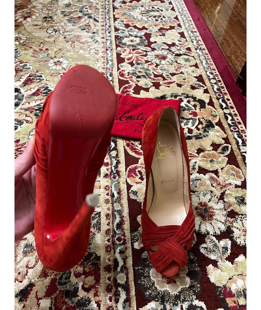 CHRISTIAN LOUBOUTIN Красные замшевые туфли, фото 4