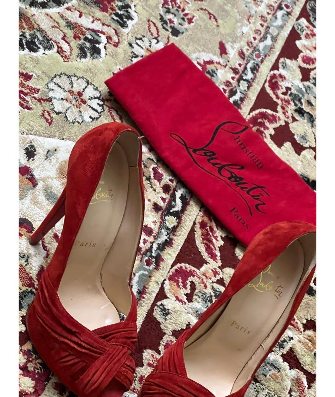 CHRISTIAN LOUBOUTIN Красные замшевые туфли, фото 3