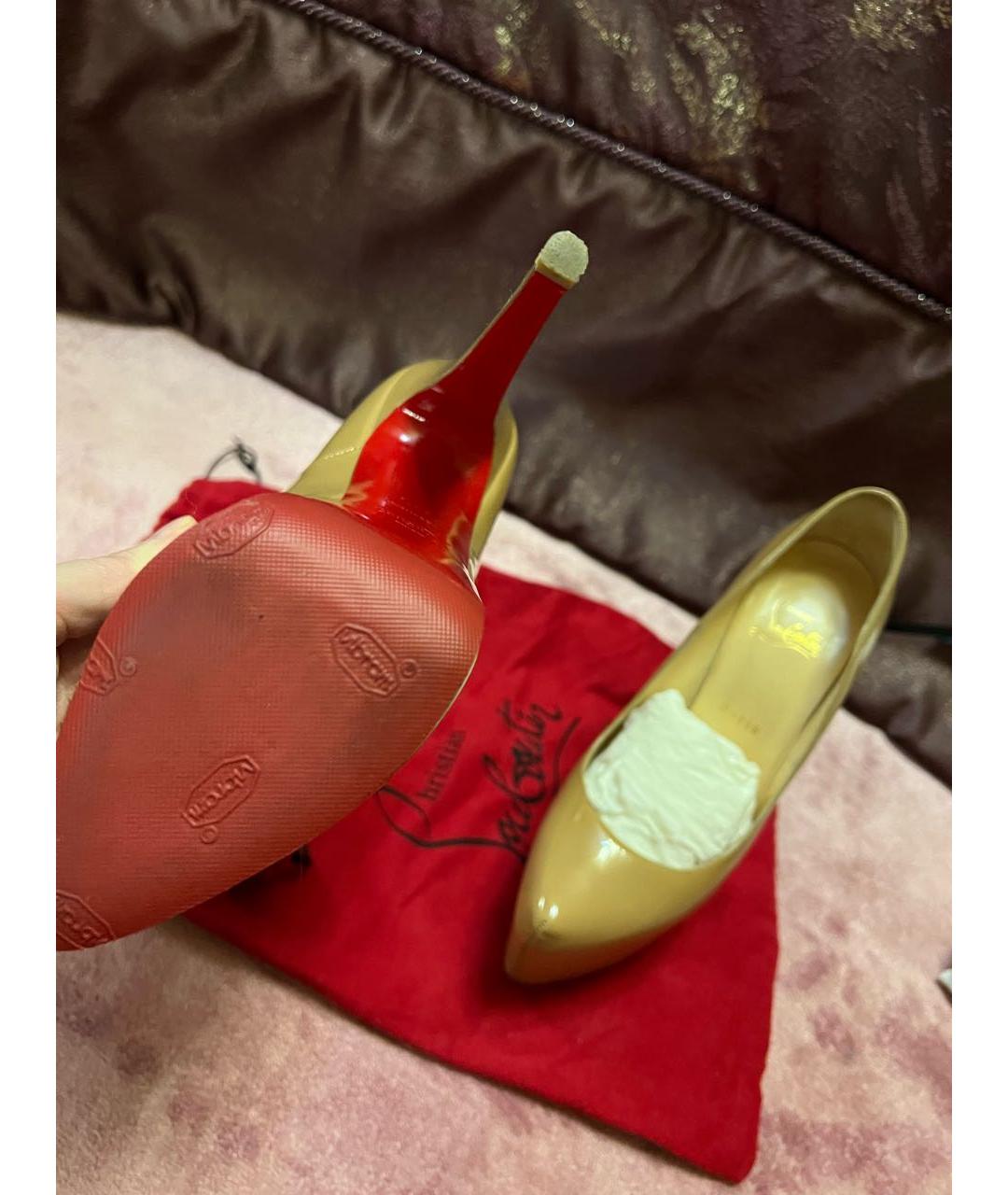 CHRISTIAN LOUBOUTIN Бежевые туфли из лакированной кожи, фото 3