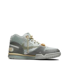 

Высокие кроссовки / кеды NIKE
