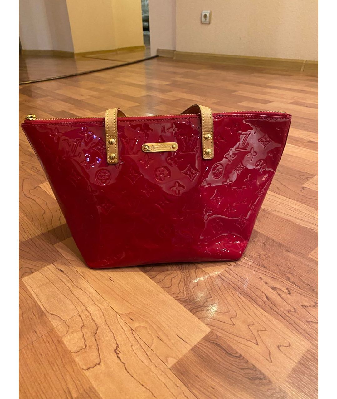 LOUIS VUITTON PRE-OWNED Красная сумка тоут из лакированной кожи, фото 2